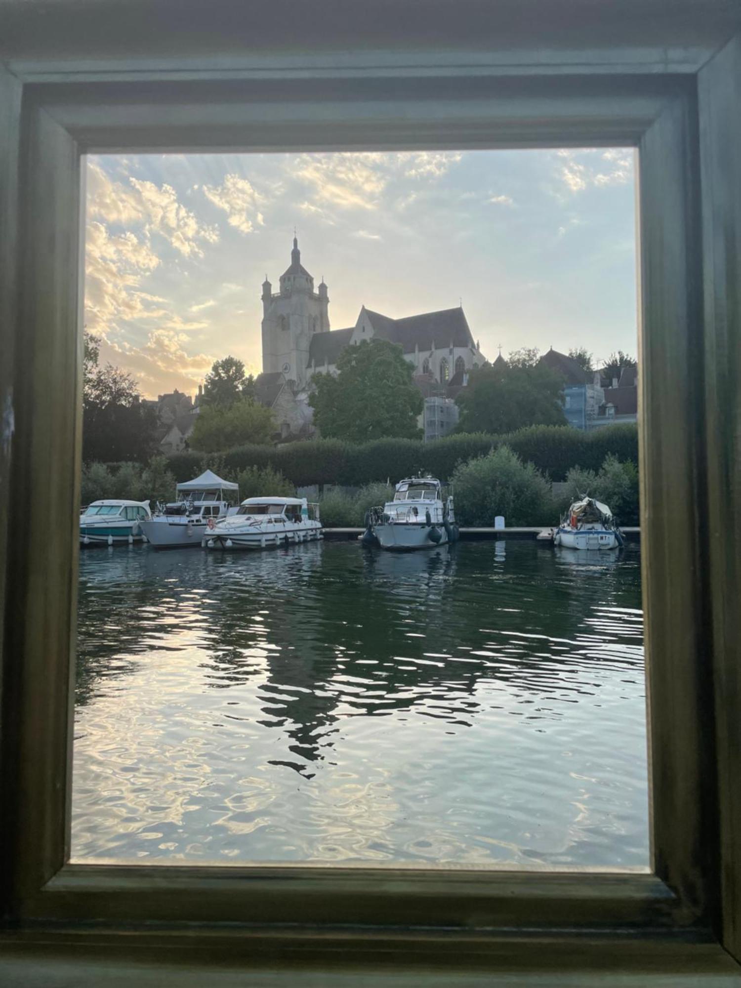Apartmán « Au Coeur De Dole » Exteriér fotografie